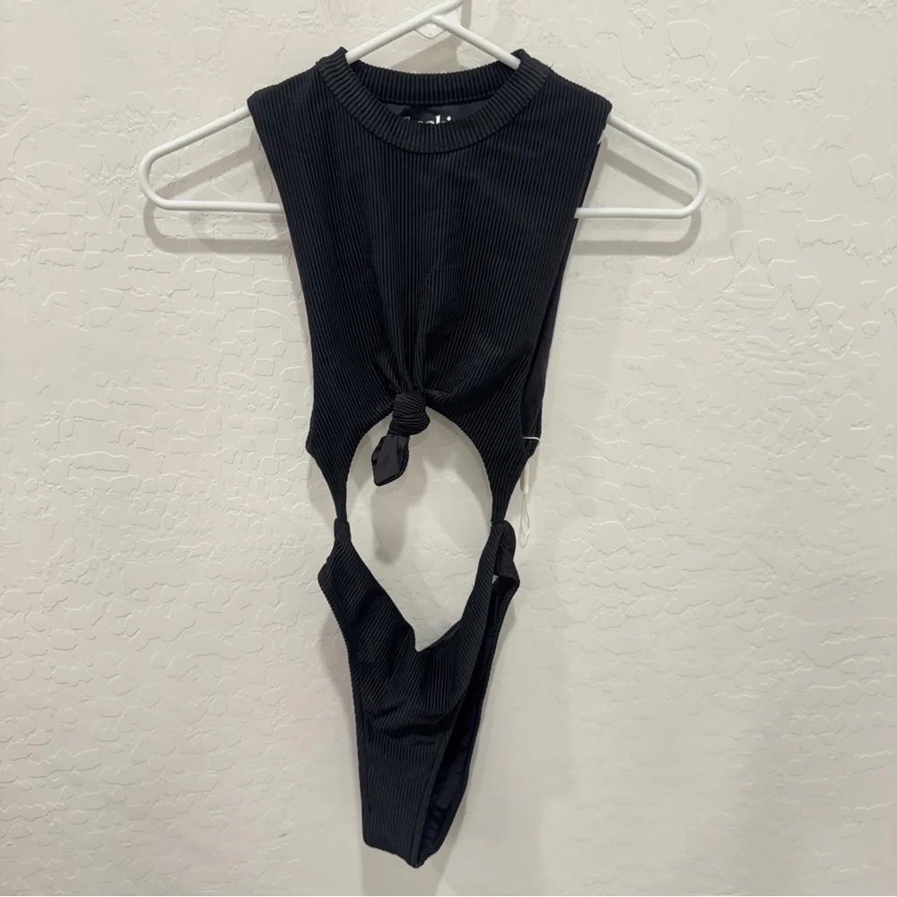Frankie’s Bikinis Blake One Piece Swimsuit Womens XS Black Ribbed Knit Cutouts